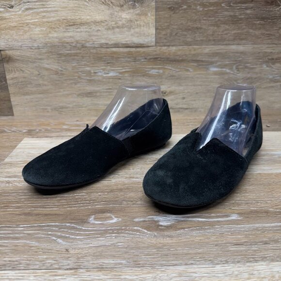 Born Sebra Black Suede Round Toe Flats Women's Size 8 - Picture 1 of 7